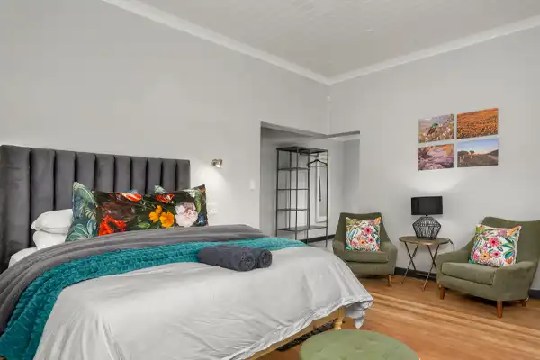 Sunbird Room